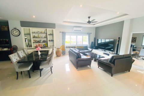 Estudio en Pattaya, Tailandia № 100321 - foto 12