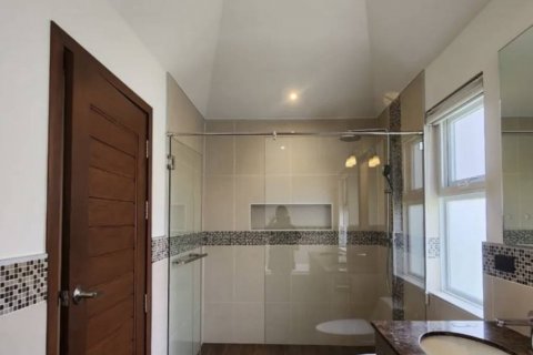 Chalet de 3 dormitorios en Hua Hin, Tailandia № 144598 - foto 8