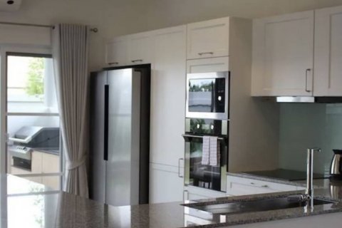 Chalet de 3 dormitorios en Hua Hin, Tailandia № 144599 - foto 4