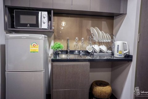 Condominio de 1 dormitorio en Khlong Toei, Bangkok, Tailandia № 144596 - foto 4