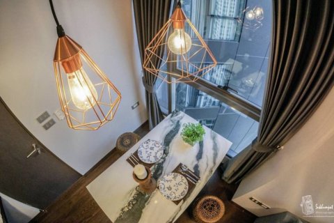Condominio de 1 dormitorio en Khlong Toei, Bangkok, Tailandia № 144596 - foto 2