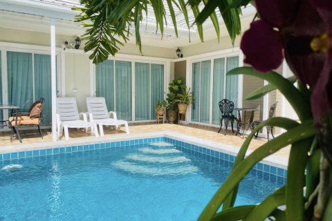 Chalet de 3 dormitorios en Hua Hin, Tailandia № 144600 - foto 2