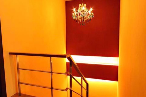 Duplex in Khlong Toei, Bangkok, Thailand 3 bedrooms № 77060 - photo 23