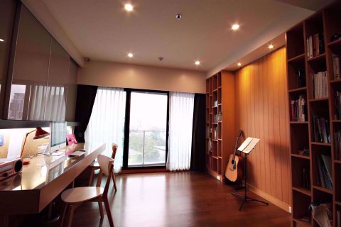Duplex in Khlong Toei, Bangkok, Thailand 3 bedrooms № 77060 - photo 18