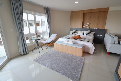 Condominio de 1 dormitorio en Chon Buri, Tailandia № 100017 - foto 18