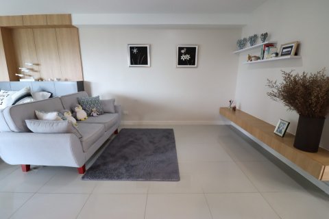 Condominio de 1 dormitorio en Chon Buri, Tailandia № 100017 - foto 15