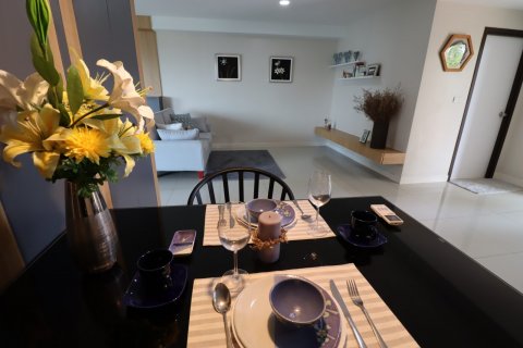 Condominio de 1 dormitorio en Chon Buri, Tailandia № 100017 - foto 13