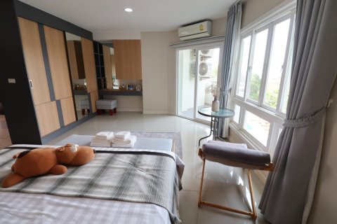 Condominio de 1 dormitorio en Chon Buri, Tailandia № 100017 - foto 17