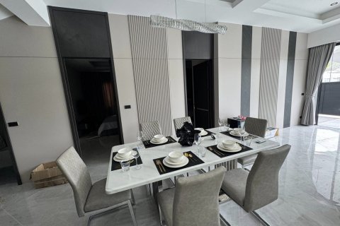Haus in Pattaya, Thailand 4 Schlafzimmer № 100012 - Foto 10