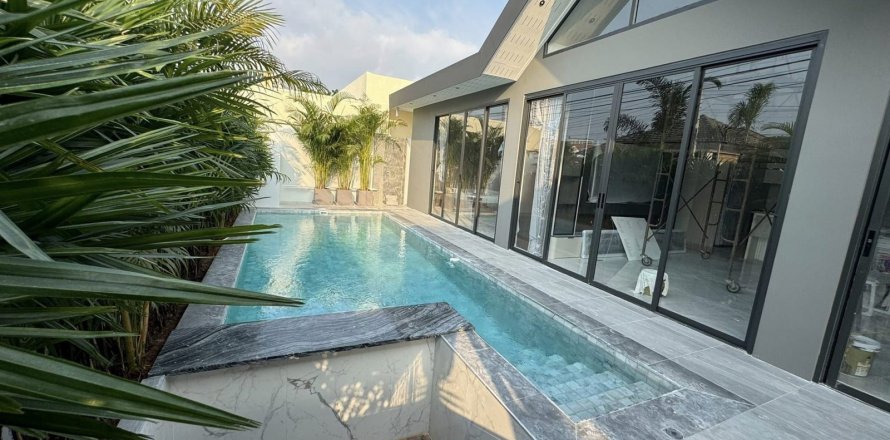 Haus in Pattaya, Thailand 4 Schlafzimmer № 100012