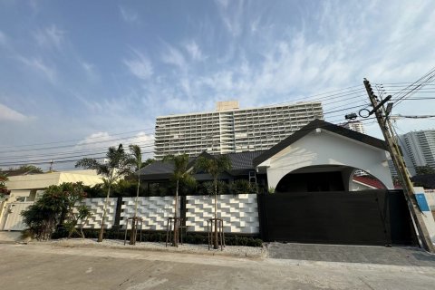 Haus in Pattaya, Thailand 4 Schlafzimmer № 100012 - Foto 8