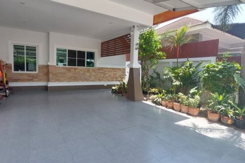 Casa de 3 dormitorios en Pattaya, Tailandia № 116660 - foto 8