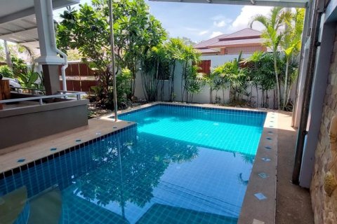 Casa de 3 dormitorios en Pattaya, Tailandia № 116660 - foto 4