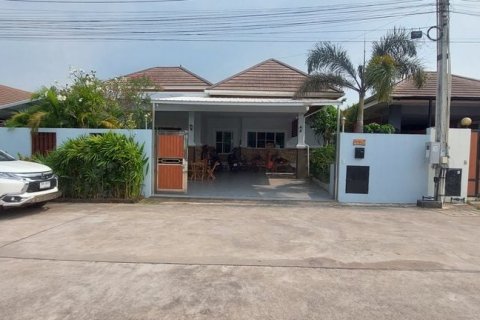 Casa de 3 dormitorios en Pattaya, Tailandia № 116660 - foto 2