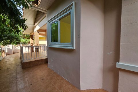 Casa de 2 dormitorios en Pattaya, Tailandia № 116661 - foto 4