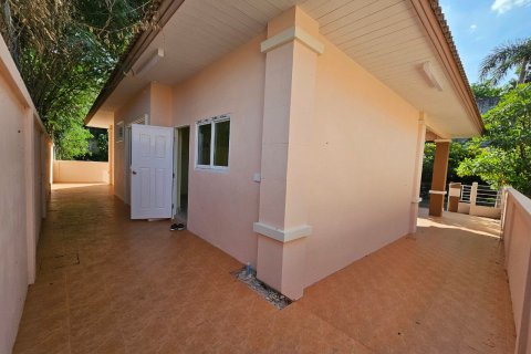 Casa de 2 dormitorios en Pattaya, Tailandia № 116661 - foto 3
