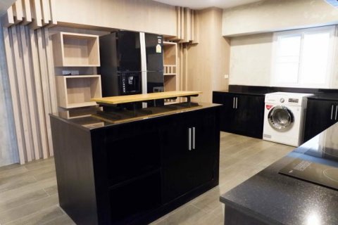 Condominio de 3 dormitorios en Bangkok, Tailandia № 143209 - foto 3