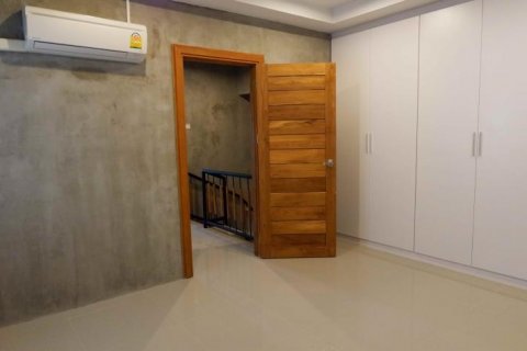 Condominio de 3 dormitorios en Bangkok, Tailandia № 143209 - foto 9