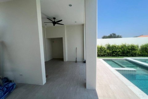 Chalet de 4 dormitorios en Hua Hin, Tailandia № 119851 - foto 6