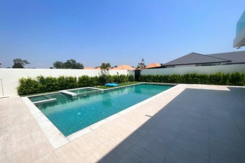 Chalet de 4 dormitorios en Hua Hin, Tailandia № 119851 - foto 4