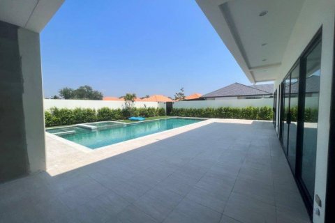 Chalet de 4 dormitorios en Hua Hin, Tailandia № 119851 - foto 2