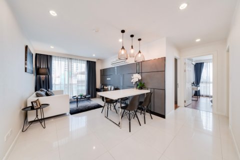 Condominio de 2 dormitorios en Bang Rak, Bangkok, Tailandia № 80331 - foto 4