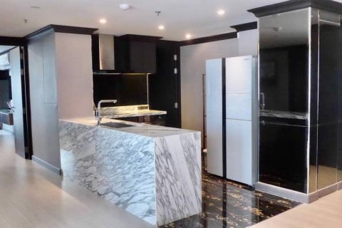 Condominio de 3 dormitorios en Watthana, Bangkok, Tailandia № 80326 - foto 4