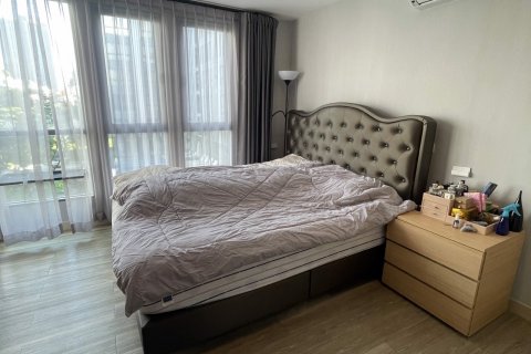 Condominio de 2 dormitorios en Phra Khanong, Bangkok, Tailandia № 80330 - foto 4