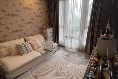Condominio de 2 dormitorios en Phra Khanong, Bangkok, Tailandia № 80330 - foto 2