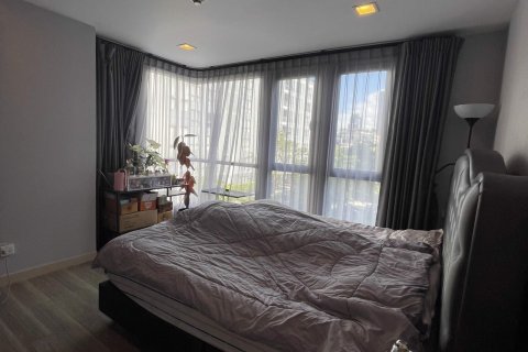 Condominio de 2 dormitorios en Phra Khanong, Bangkok, Tailandia № 80330 - foto 5