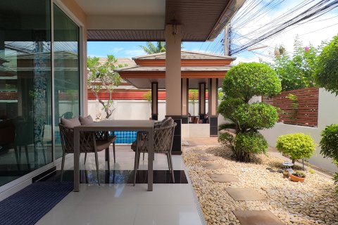 Chalet de 3 dormitorios en Pattaya, Tailandia № 130446 - foto 3