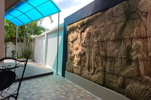 Chalet de 3 dormitorios en Pattaya, Tailandia № 130446 - foto 14