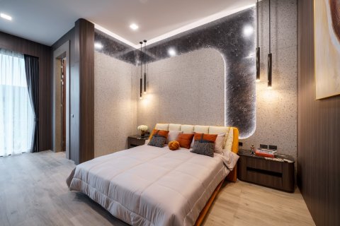Chalet de 6 dormitorios en Pattaya, Tailandia № 130443 - foto 11