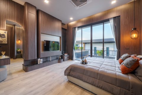 Chalet de 6 dormitorios en Pattaya, Tailandia № 130443 - foto 7