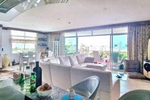 Condominio de 3 dormitorios en Pattaya, Tailandia № 132966 - foto 4