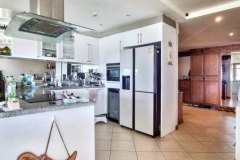 Condominio de 3 dormitorios en Pattaya, Tailandia № 132966 - foto 6