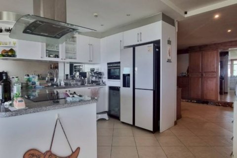 Condominio de 3 dormitorios en Pattaya, Tailandia № 132966 - foto 5