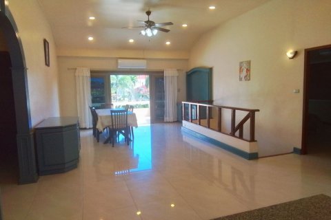 Casa de 4 dormitorios en Hua Hin, Tailandia № 83612 - foto 8