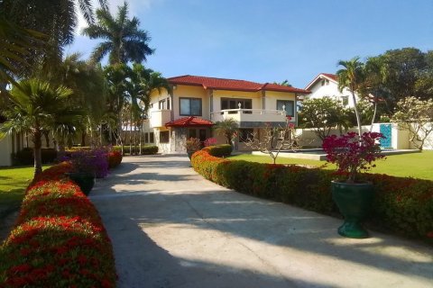 Casa de 4 dormitorios en Hua Hin, Tailandia № 83612 - foto 2