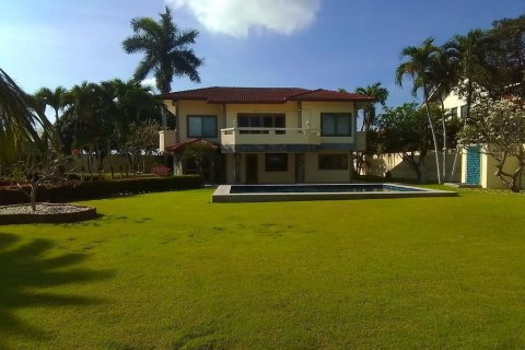 Casa de 4 dormitorios en Hua Hin, Tailandia № 83612