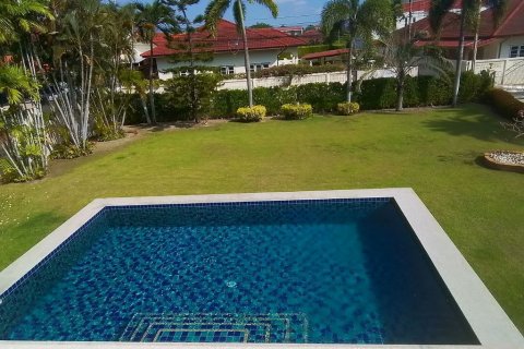Casa de 4 dormitorios en Hua Hin, Tailandia № 83612 - foto 6
