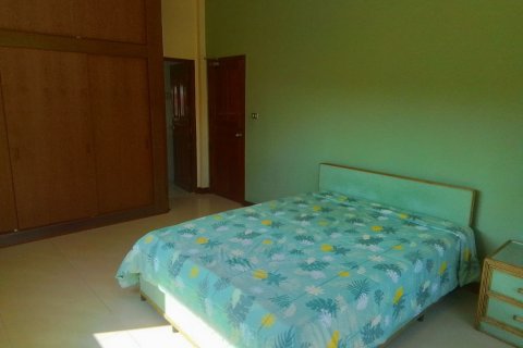 Casa de 4 dormitorios en Hua Hin, Tailandia № 83612 - foto 15