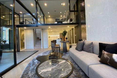 Condominio de 3 dormitorios en Watthana, Bangkok, Tailandia № 124026