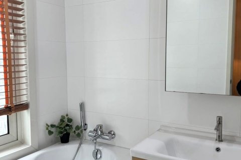 Condominio de 2 dormitorios en Ratchathewi, Bangkok, Tailandia № 124028 - foto 4