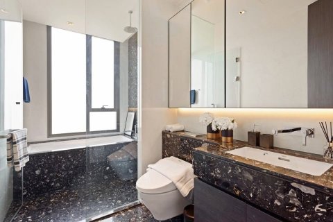 Condominio de 2 dormitorios en Khlong Toei, Bangkok, Tailandia № 124029 - foto 2