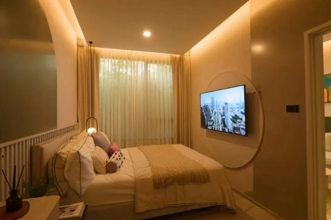 Off-Plan Reference Sathorn - Wongwianyai in Bangkok, Thailand № 69591 - Foto 15
