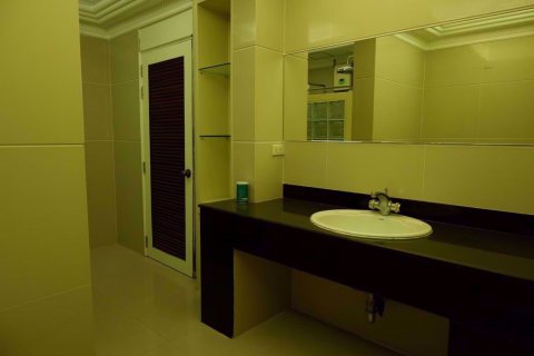 Condo à Suan Luang, Bangkok, Thaïlande, 4 chambres  № 76625 - photo 11