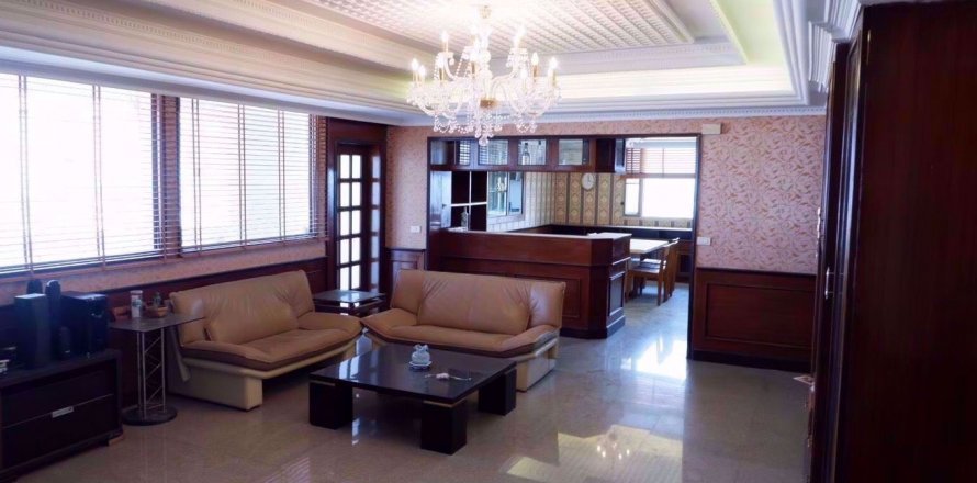Condo à Suan Luang, Bangkok, Thaïlande, 4 chambres  № 76625