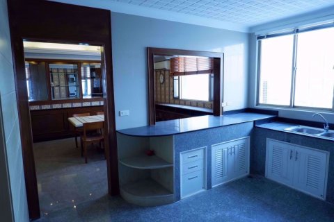 Condo à Suan Luang, Bangkok, Thaïlande, 4 chambres  № 76625 - photo 5