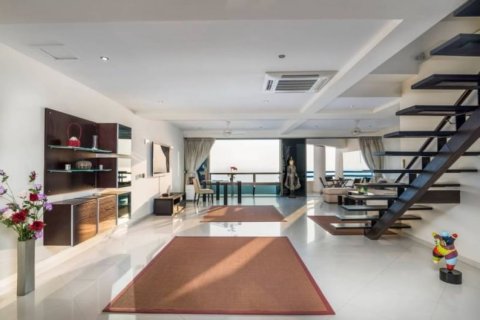 Condominio de 3 dormitorios en Pattaya, Tailandia № 99599